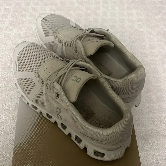 On Cloud 5 running shoes - Picture 10 of 12